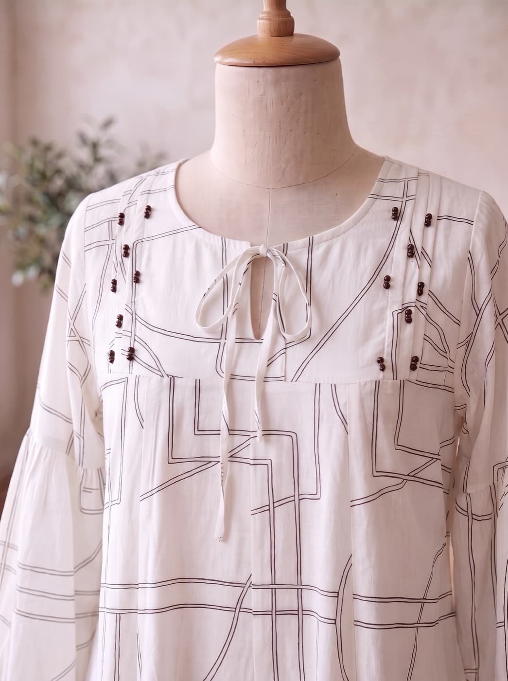 Ivory Lines Kurti 3